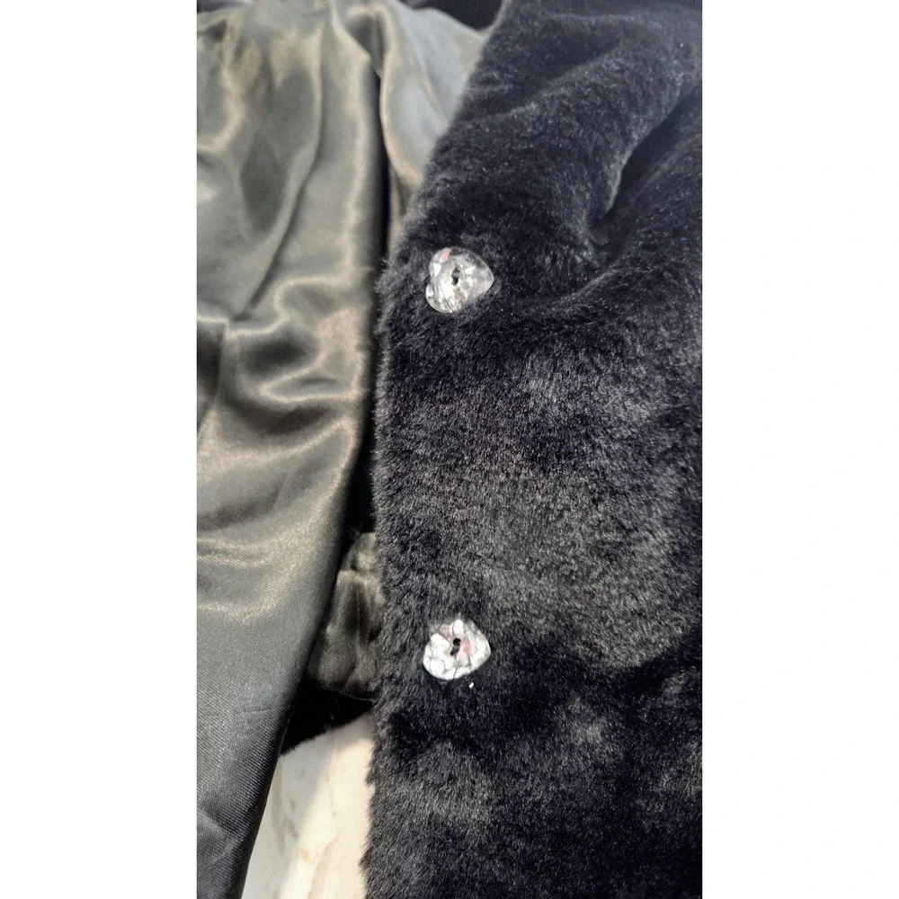 Beautees Girls Size Large (16) Black Faux Fur Cropped Shrug Coat Heart Buttons